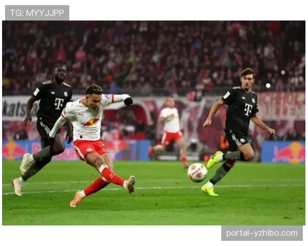 半场战报：拜仁慕尼黑1-0暂时领先莱比锡，凯恩点射破门。